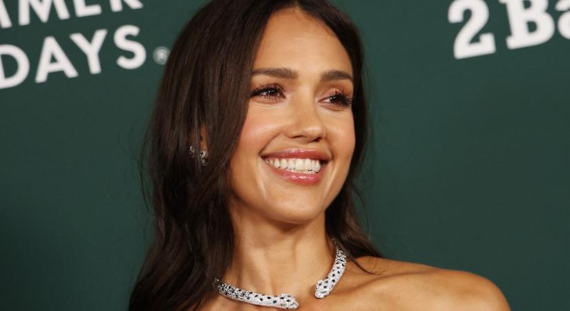Ez a stílus tarol most az étkezőkben – Jessica Alba organikus székei a legújabb kedvencek