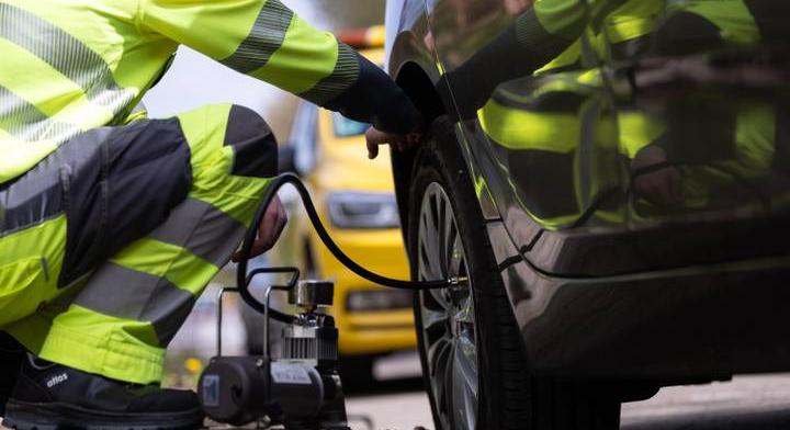 14 autó kapott egyszerre defektet – veled is bármikor megtörténhet