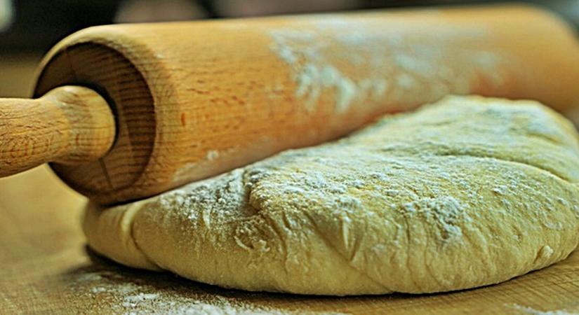 Itt a varázslatos kelt tészta recept, amiből bármit elkészíthetsz: mákos bejgli, kakaós csiga, sós kifli is lehet belőle!