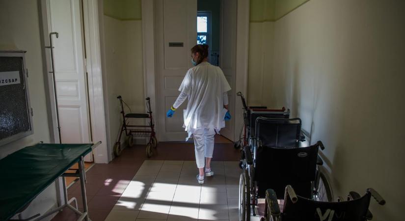 Magyarországon jelentősen nagyobb a férfi-női bérszakadék, mint az uniós átlag, de a minisztérium hallgat a bértranszparencia bevezetéséről