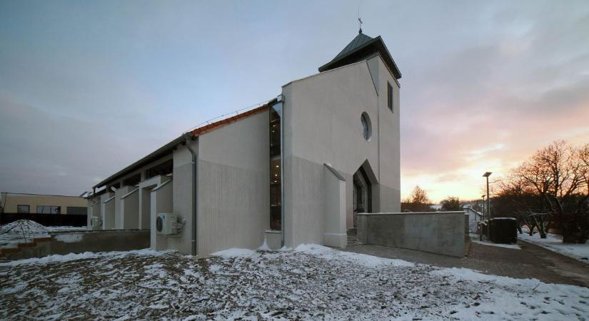 Átadták a nemesvámosi Fatimai Szűz Mária-templomot ( galéria)