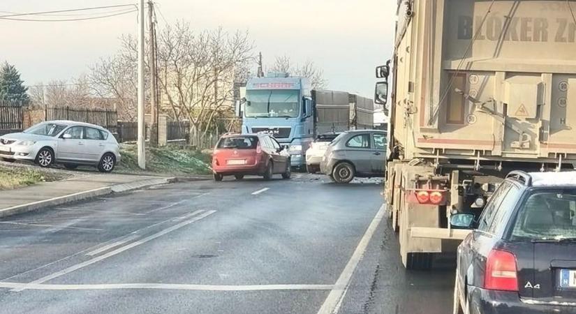 Balesettel indul a hét: nagy csattanás a veszélyes elágazásnál