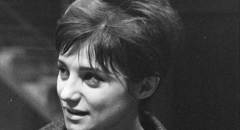 Csűrös Karolára emlékezünk: mindenki Etusa négy éve hunyt el