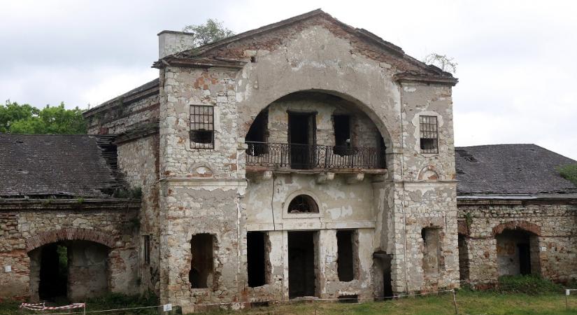 Interreg pályázatból szépül meg az abaújszántó–cekeházi Patay-kastély