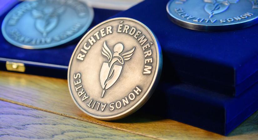 A Debreceni Egyetem munkatársa is megkapta a Richter Érdemérem Díjat