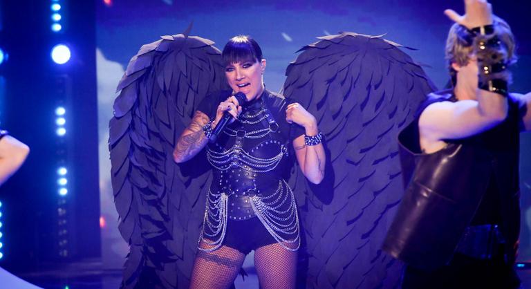 Két év után új dallal tért vissza Tóth Gabi