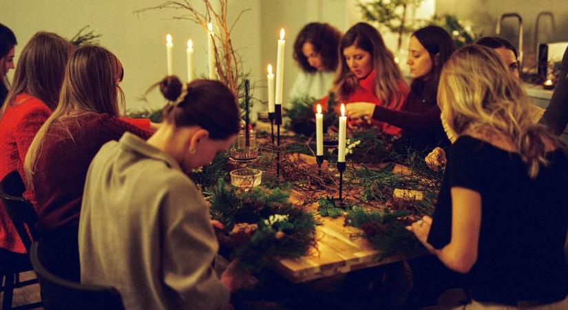 Kézműves adventi koszorú workshop Dunaújvárosban az MMK-ban