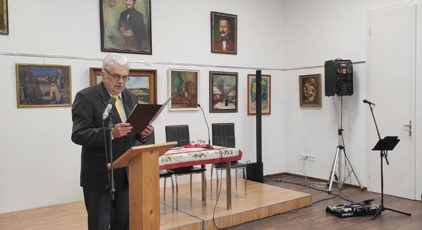 Mások mellett M. Tóth István, Sándorfalvi Sándor és Dienes Ottó művei is láthatók