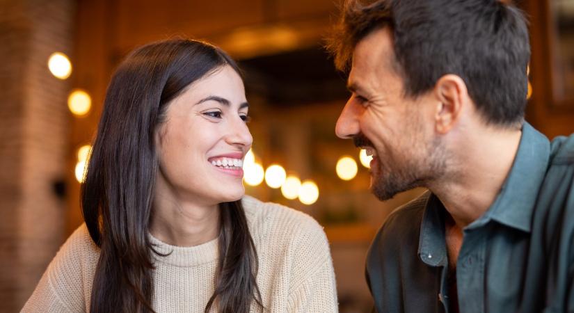 7 titkos szerelmi jel, amiből biztosra veheted, hogy odavan érted