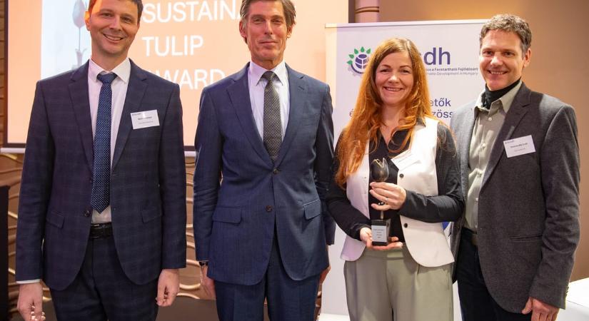 Fenntarthatósági díjat kapott a pilisszentiváni szalmapaplan