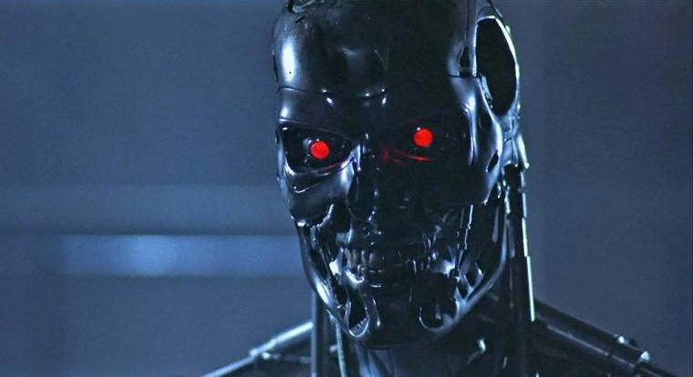 Kirúgták a mérnököt, aki fel akarta hívni a figyelmet arra, hogy az AI robotok akár egy emberi koponyát is képesek összeroppantani