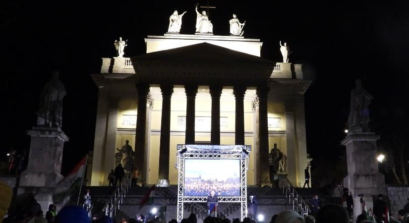 Magyar Péter: Rekordrészvétel a Tisza elő-előválasztásán, miközben belháború rázkódtatja meg a Fideszt