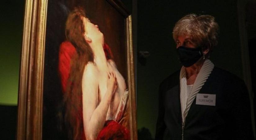Szupermodellel járt a pápánál a műgyűjtő, akinek a képeit Győrben is bemutatták
