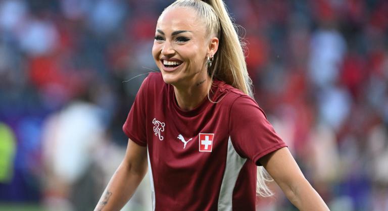 Félmeztelenül pózolt az egyik legszexibbnek tartott női futballista