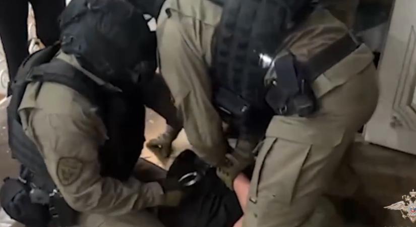 Katonák pénzére vadászó bűnbanda bukott le Oroszországban – döbbenetes módszerekkel húzták le a frontra küldötteket