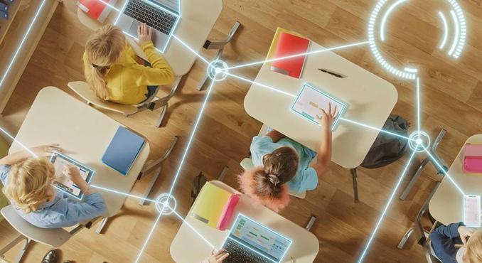 Az OH gyorsjelentése szerint meglepően elégedettek a pedagógusok és diákok a a Nemzeti Köznevelési Portállal