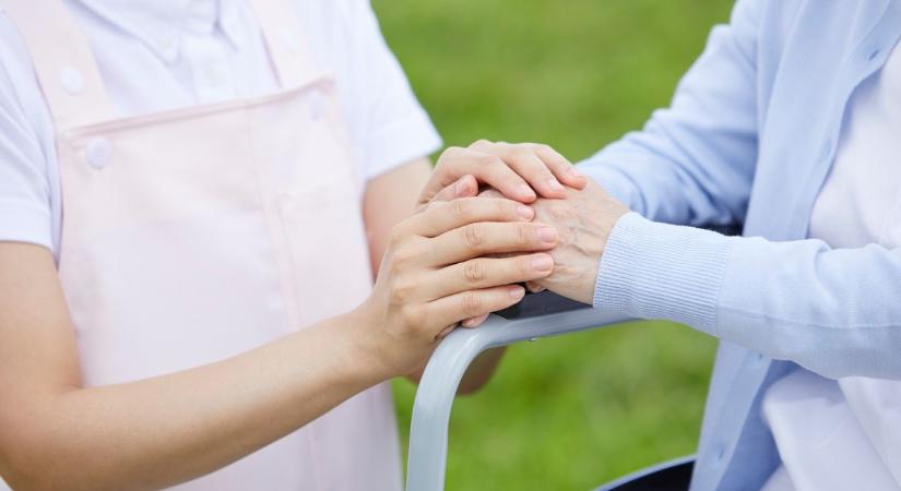 Figyelem! Pályázati felhívás gondozói munkakör betöltésére!