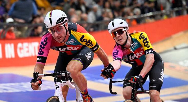 ll ovcival bcsztattk Elia Vivianit