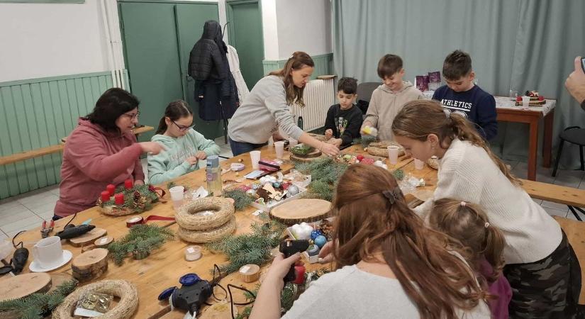 Kézműves délutánnal indult az ünnepi időszak Abán