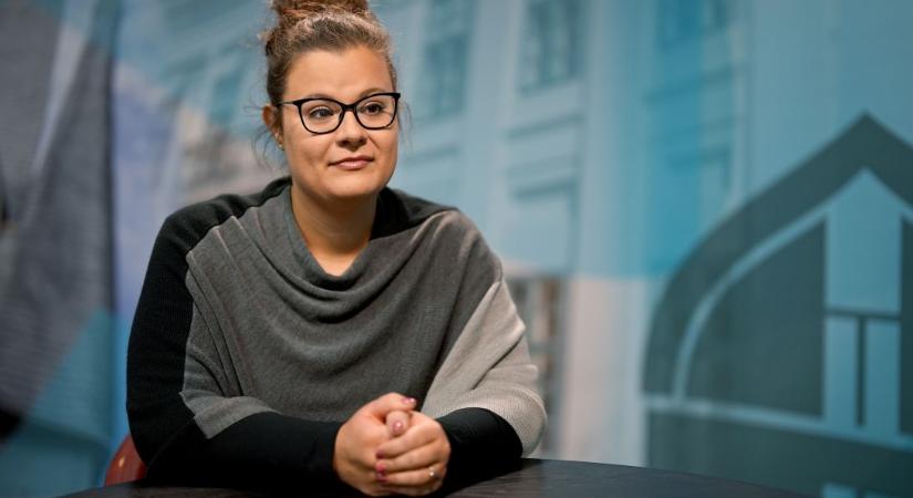 Jó napot, mi újság? – Madács-Pfeffer Noémi