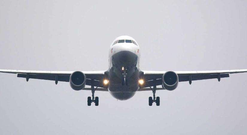 Újabb fapados légitársaság érkezik Romániába – Az első járat a turisztikai főszezonban indul