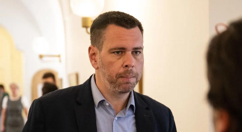 Vitézy Dávidnak rossz hétfője van, nem bírta ki kötekedés nélkül – helyre is tették