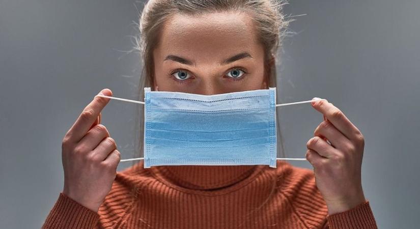 Szigorúbb maszkviselés, új szabályok léptek életbe a betegbiztonságért