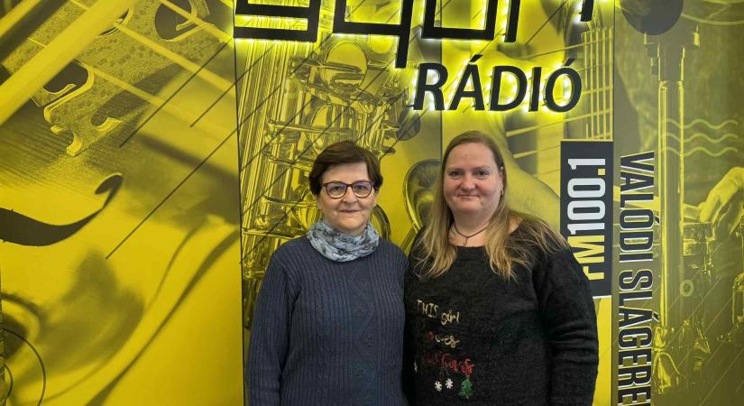 Ablakok, amelyek történeteket mesélnek – újra indul a gyárvárosi élő adventi kalendárium