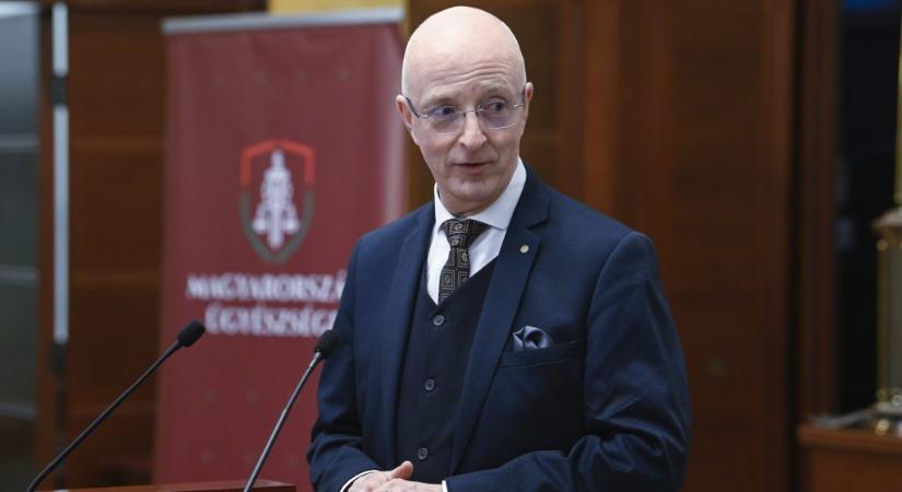 A Kúria elnöke megdöbbent, szerinte az igazságszolgáltatás egyre jobban sodródik a politikába