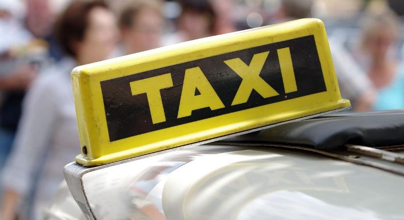 Halálos balesetet okozott egy taxis a budapesti repülőtérre vezető úton – örökre eltiltották a vezetéstől