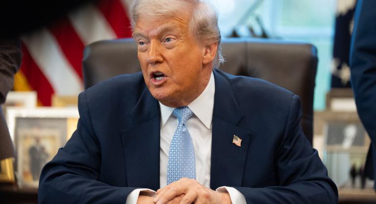 „Valami jó dolog történhet” – Sejtelmes üzenetet tett közzé Donald Trump a béketárgyalásról