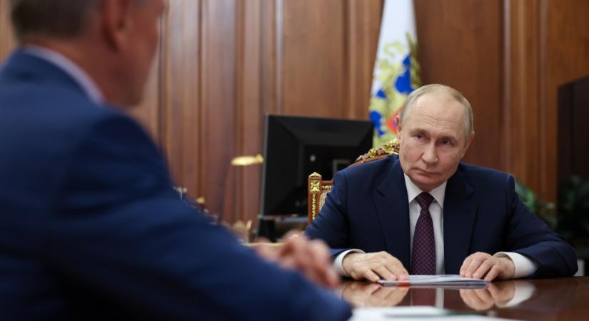 A Reuters szerint mindjárt összeomlanak az orosz olaj- és gázbevételek