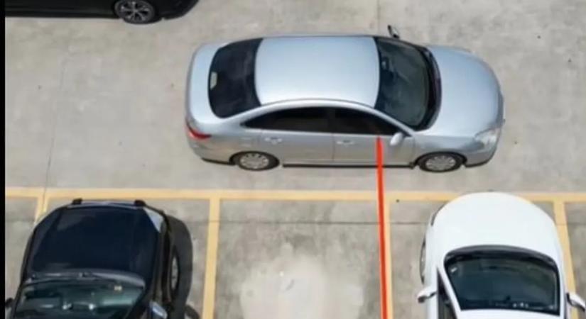 Zseniális segítség a parkolástól félőknek!