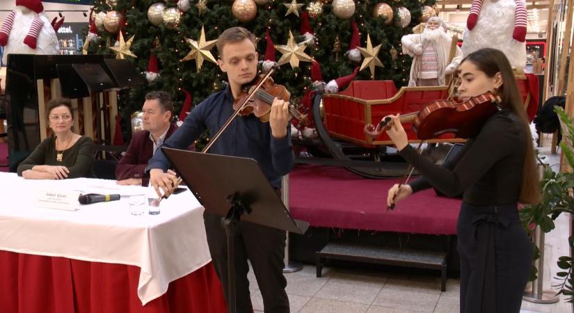 Hamarosan a Fórumot is megtöltik az ünnepi dallamok