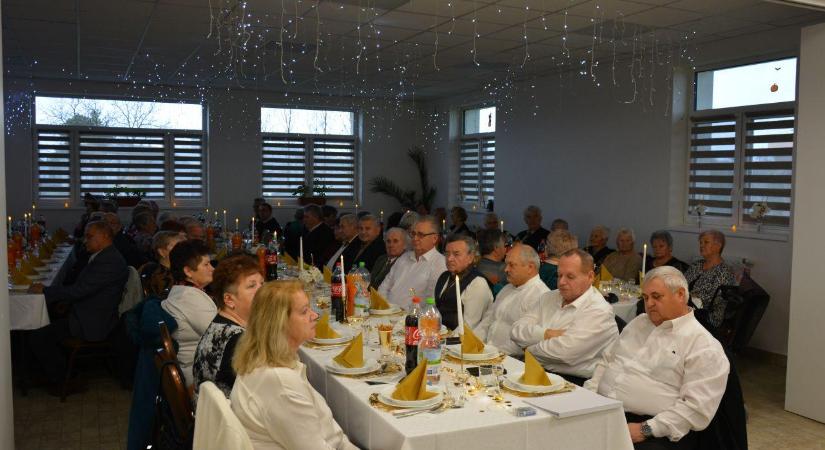 Hálával, tisztelettel: az időseket ünnepelték Kaposkelecsényben