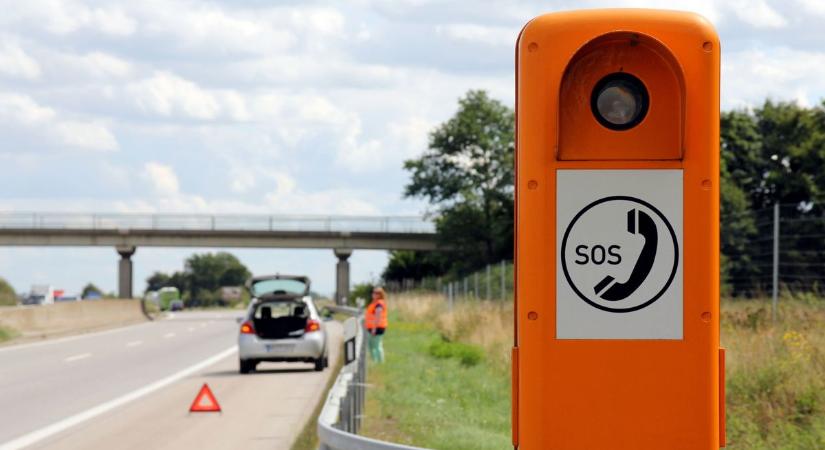 Ezekben az esetekben használják az autópályák mentén található segélyhívó állomásokat