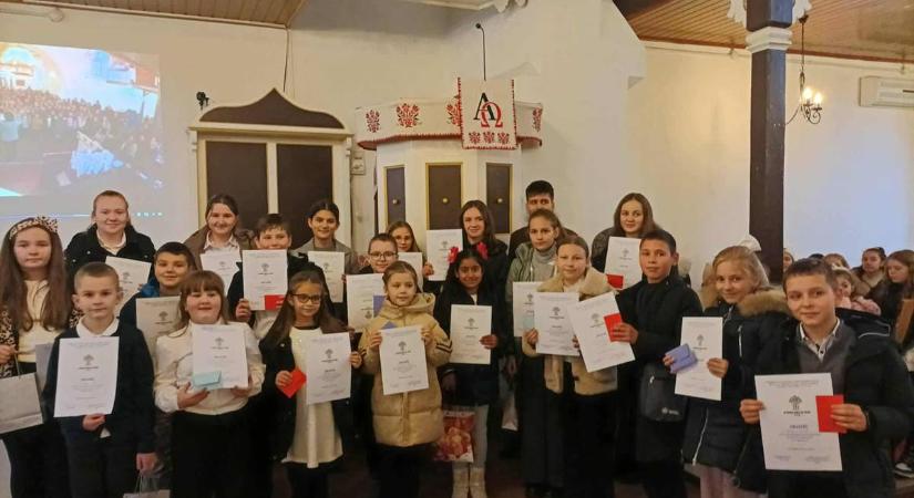 A Kárpátaljai Református Egyházkerület ének- és szavalóversenye Nagyberegen - Közel 250 résztvevő dicsérte együtt az Urat