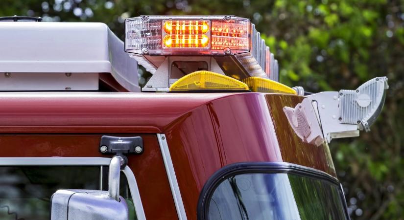 Lángra kapott a ház garázsa, több egység érkezett a helyszínre