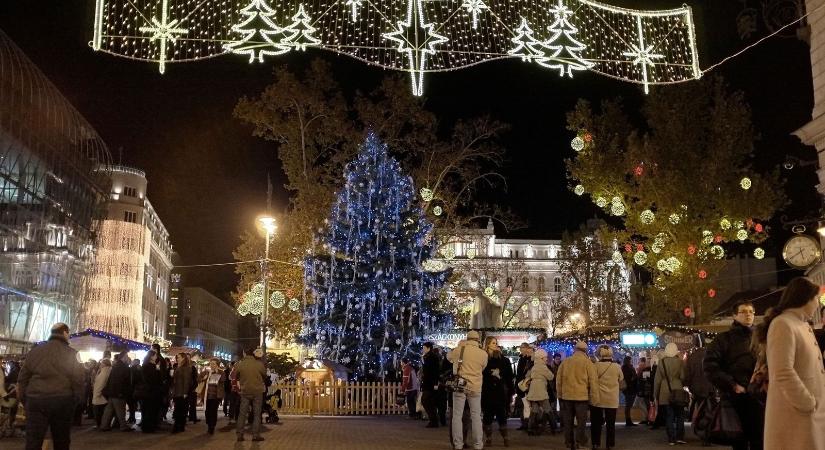 Botrány a budapesti karácsonyi vásáron, soha nem látott áron kínálnak egy filléres terméket