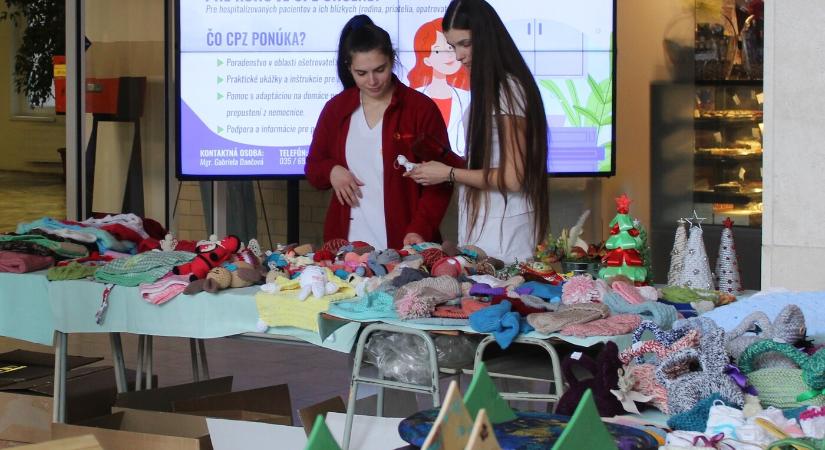 Ünnepre hangolódás a kórházban: válasszon a pszichiátriai betegek alkotásaiból!