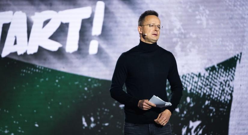 Szijjátó szerint az Európai Unió éppen azon ügyködik, hogyan gáncsolja el az asztalon lévő ukrajnai béketervet