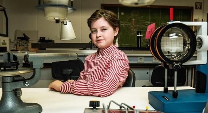 Szuperembereket szeretne létrehozni a 15 évesen doktori címet szerzett belga csodagyerek