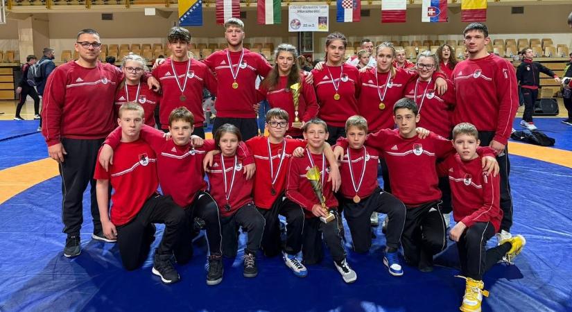 Magyar birkózó sikerek Szerbiából: taroltak az esztergomi tehetségek