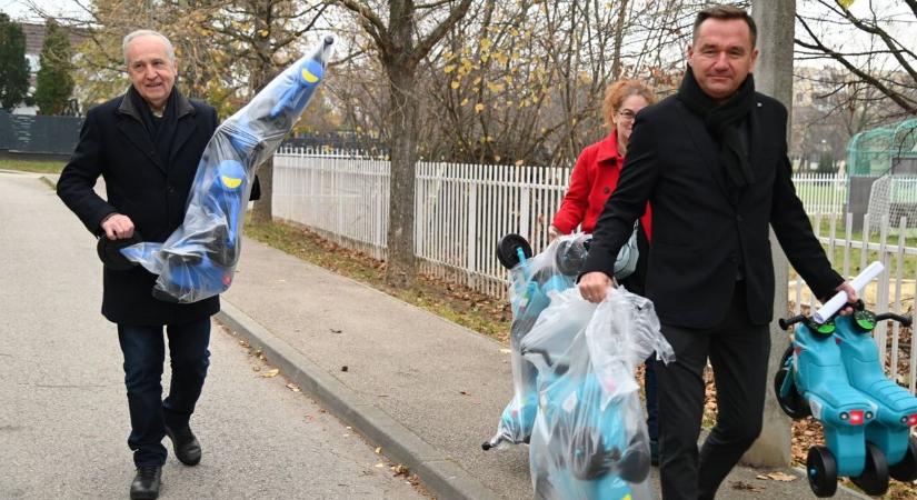 A családbarát kormány ajándékai a bölcsiseknek (galéria  videó)