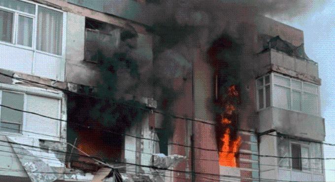 Robbanás történt egy tömbházban