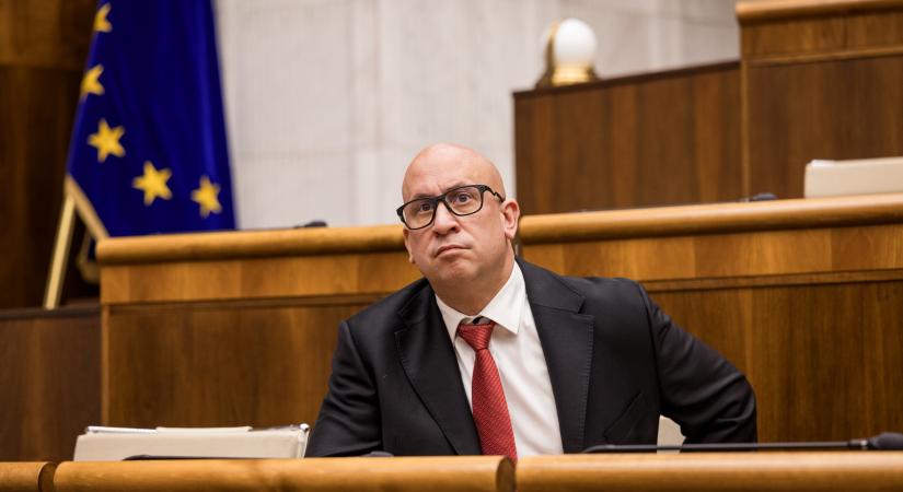 Az ellenzék kezdeményezi Jozef Ráž közlekedési miniszter visszahívását