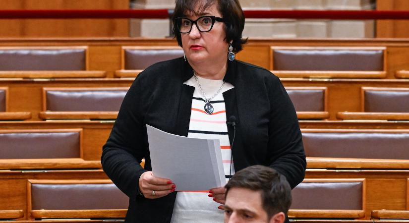 Orbán Viktor örült, hogy Gurmai Zitával „egy ügyben sikerült zöld ágra vergődni”