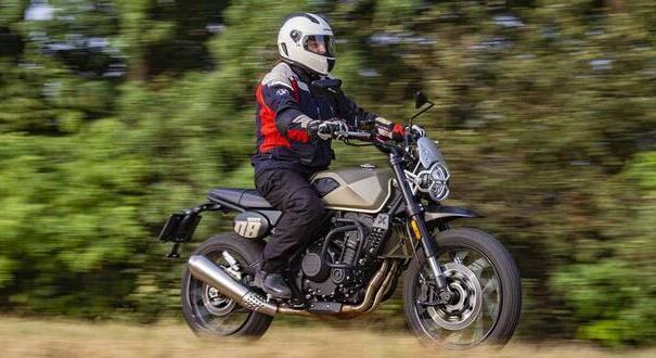 Indul a szezonvégi akció: válaszd ki és vedd meg féláron!