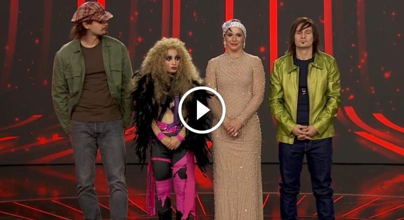 A kieső Nótár Mary kirántotta Tilla kezéből a mikrofont, és olyat mondott a zsűrinek, hogy mindenki ledermedt