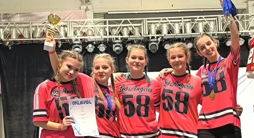 Taroltak a dorogi táncosok - ezért büszke rájuk vezetőjük  VIDEÓ